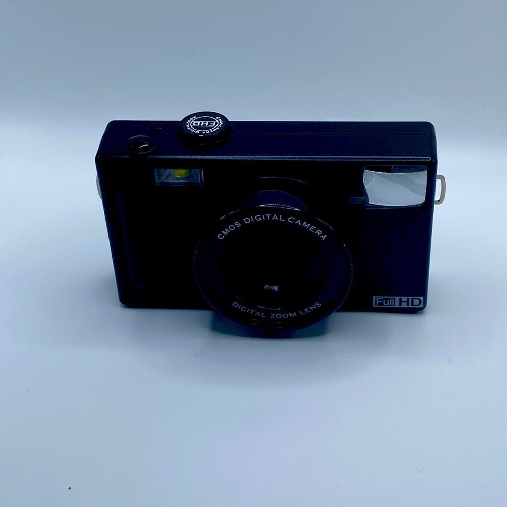 Digital camera with 16X digital zoom